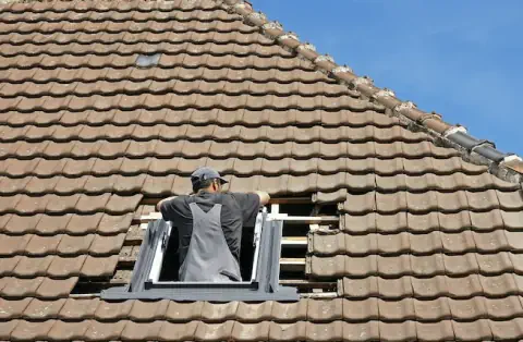 Pose de velux - Mirabel-aux-Baronnies